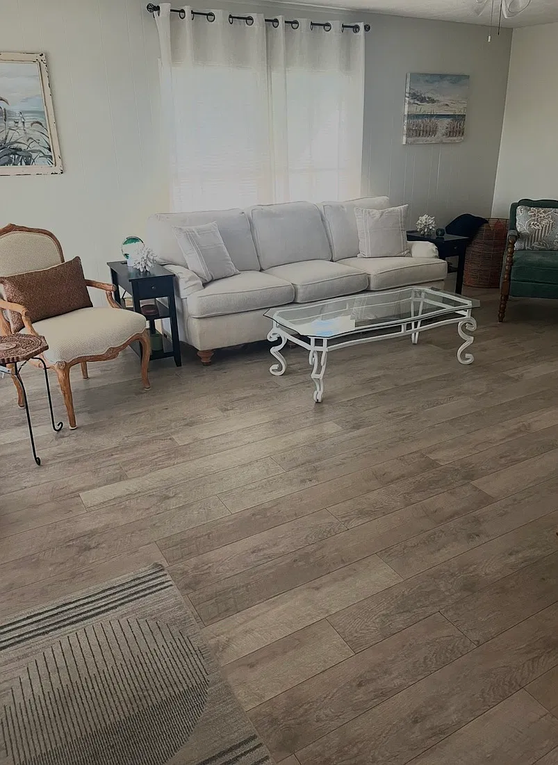 930 Courier St — Photo 2