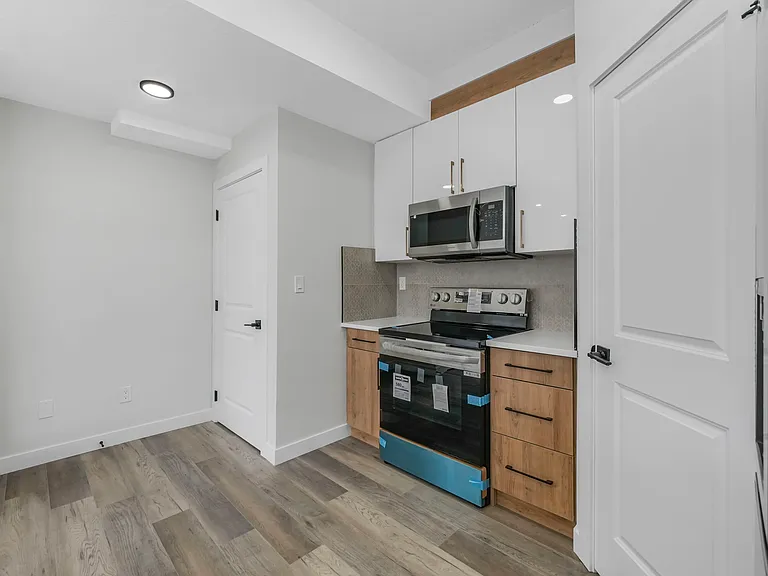 12021 95a St NW — Photo 21