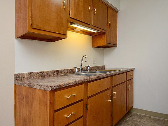 3rd image of 332 N 35th St APT 7