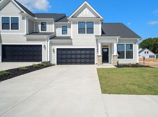 400 Water Garden Pl, Simpsonville, SC 29681