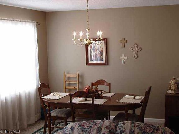 4th image of 4228 Edith Ln APT A