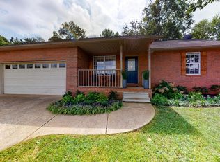 2354 Sunnywood Ln, Knoxville, TN 37912
