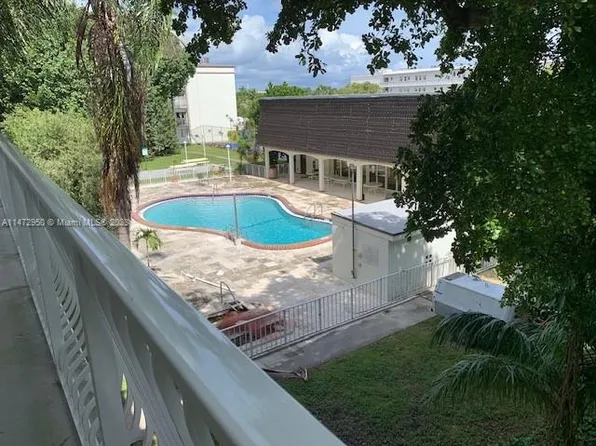 500 NE 2nd St APT 317, Dania, FL 33004