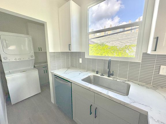 3rd image of 1639 Micheltorena St Unit 3/4