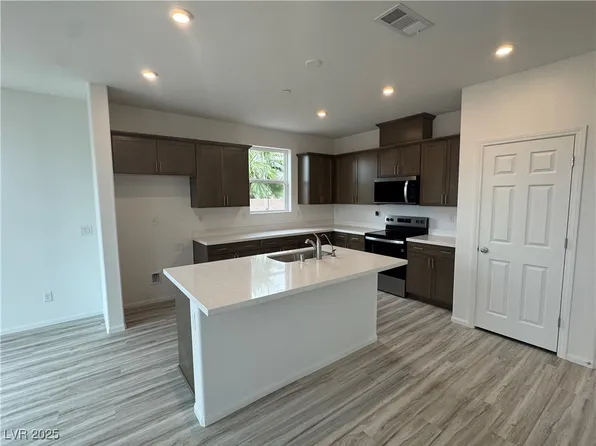 4691 Woodland Ave, Las Vegas, NV 89121