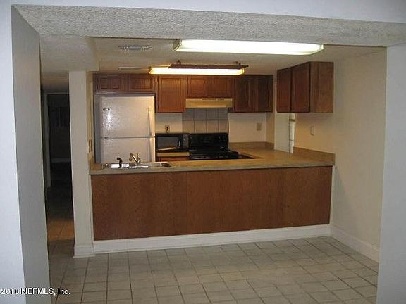 4th image of 204 Saint Johns Ave #101B
