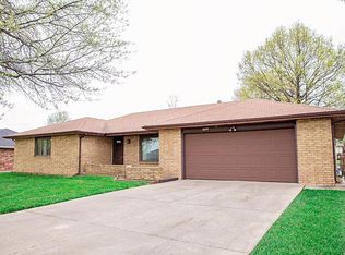 6829 W Dogwood St, Springfield, MO 65802