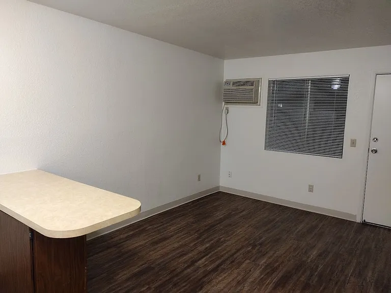 3520 E 2nd St #10 — Photo 12