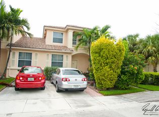 882 NW 130th Ave, Pembroke Pines, FL 33028