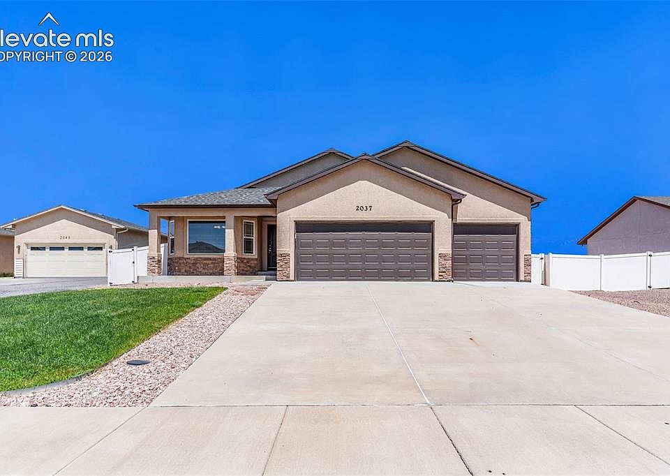 1st image of 2037 Kingbird Ct