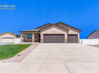 2037 Kingbird Ct, Pueblo, CO 81008