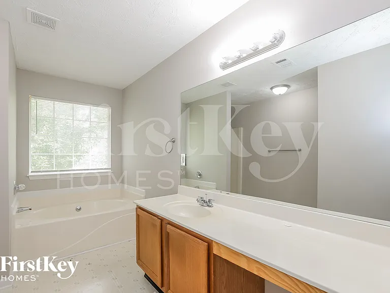 7008 Setters Way — Photo 13
