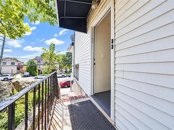3rd image of 1299 Richmond Rd