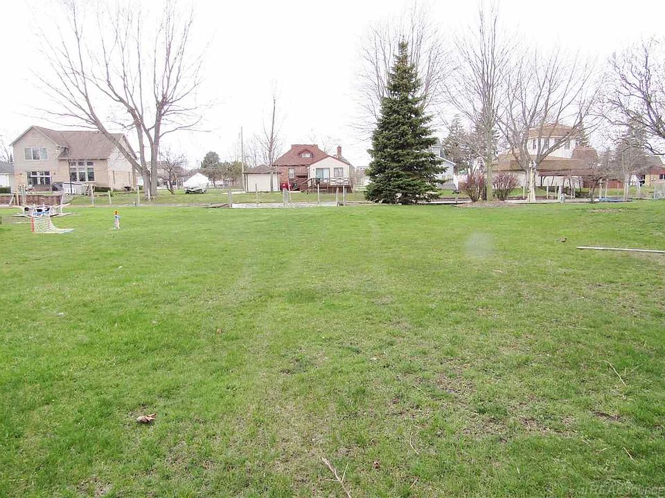 1st image of 0 Lakeshore Dr