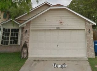 7129 Trappers Lake Dr, Corpus Christi, TX 78413