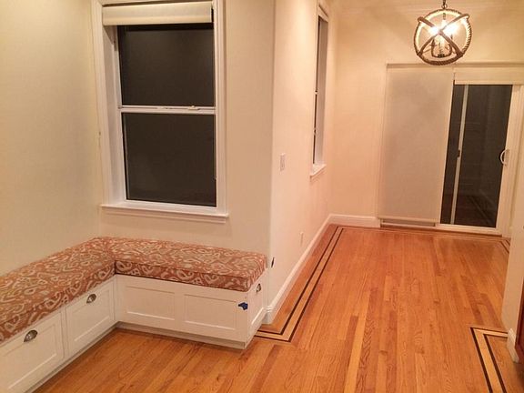 Eat in kitchen, w/built in seating.