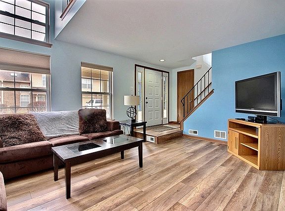 3rd image of 16116 Creekmont Ct