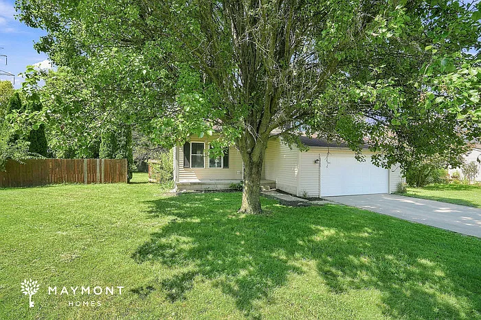 3 bed, 2.5 bath, 1656 sqft, $2,100 — Photo 2