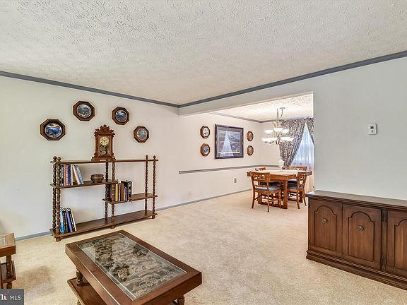 5th image of 205 Leslie Ct
