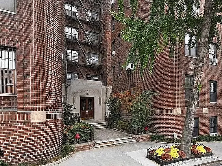 303 E 37th St #4N — Photo 12