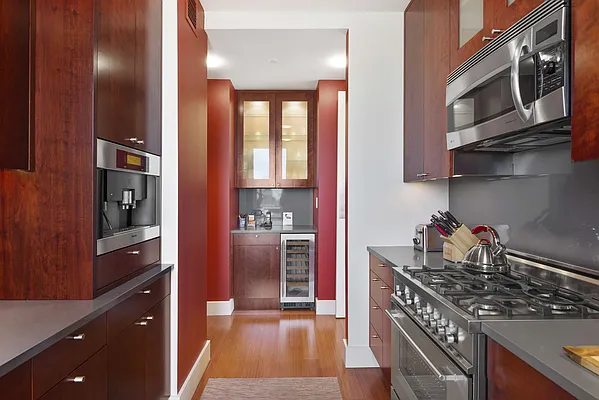 Sold by Compass | media 21