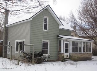 190 Cherry St, Freeport, MI 49325