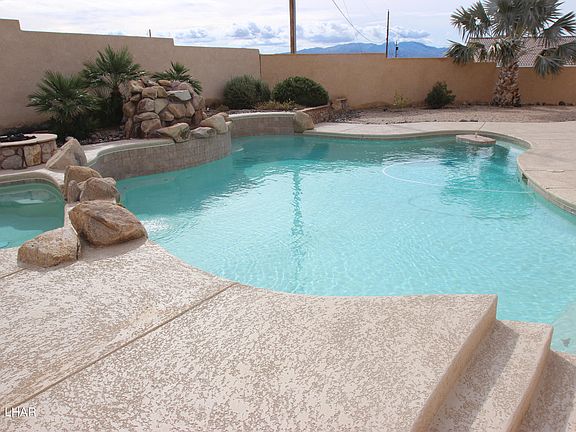 5th image of 3156 Shoshone Dr