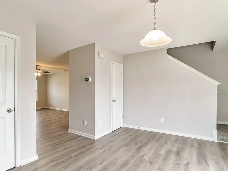 3031 Crabapple Ln — Photo 6