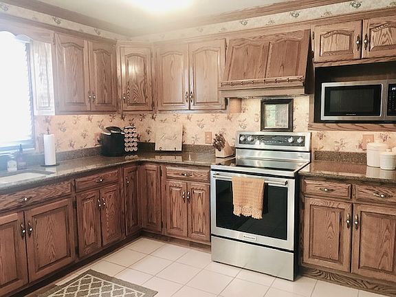 4th image of 350 W Eighth St