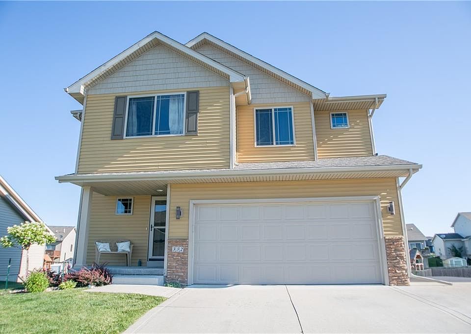 1st image of 332 Tailfeather Dr NW