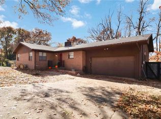 204 Armstrong St, Prairie Grove, AR 72753