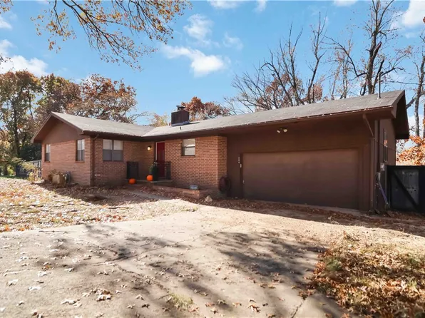 204 Armstrong St, Prairie Grove, AR 72753