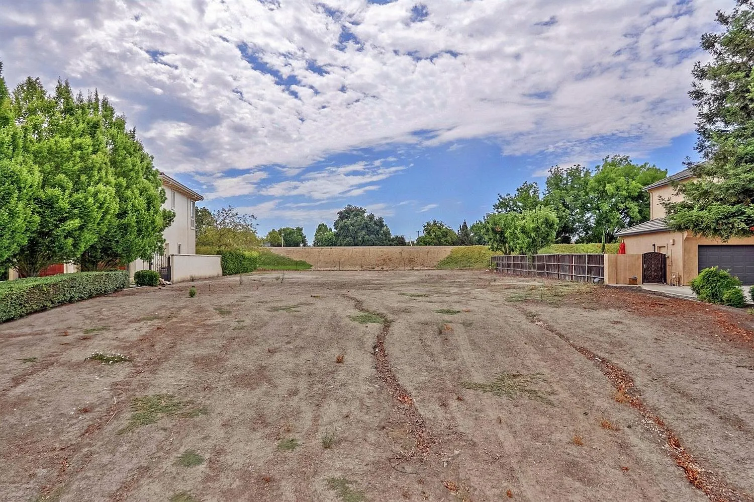 5352 Saint Andrews Dr photo 1