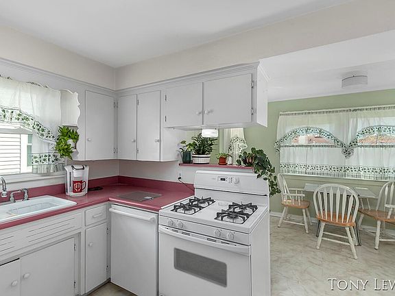 2nd image of 1044 Lake Michigan Dr NW