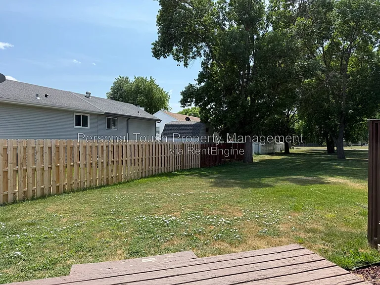 2143 2nd Ave E — Photo 31