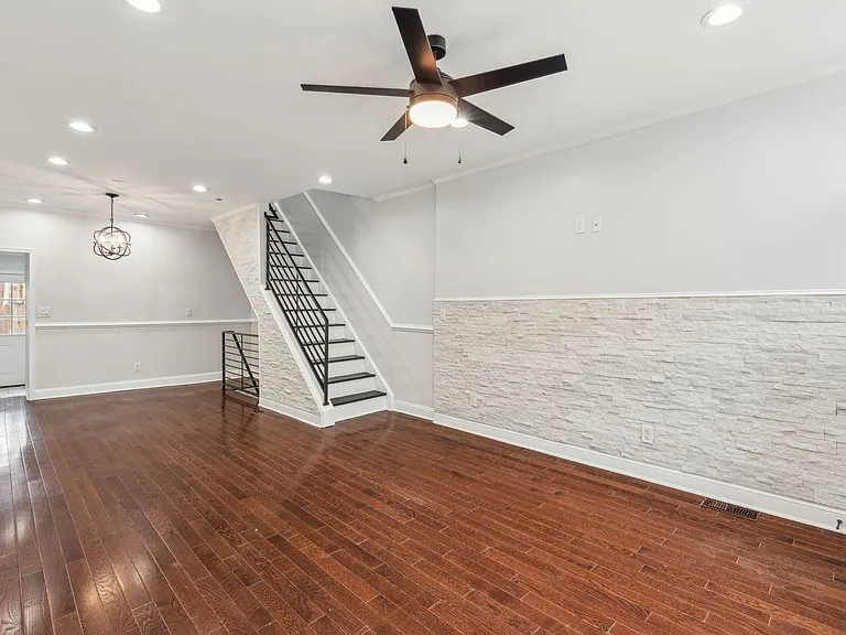 1450 N Marston St — Photo 18