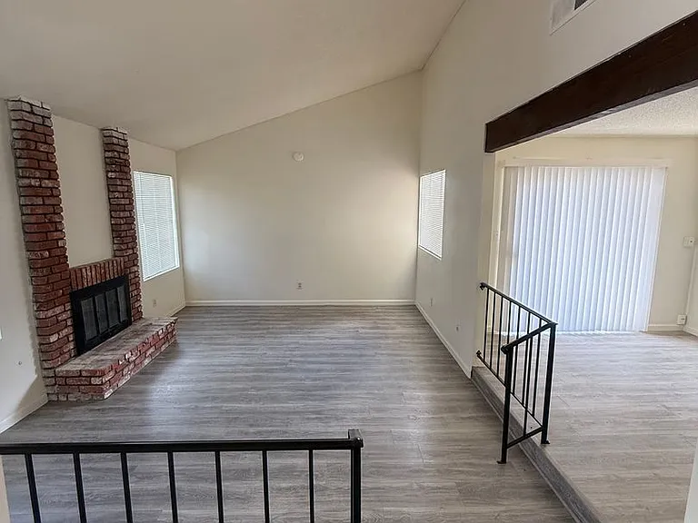 3012 Catalina Dr — Photo 5