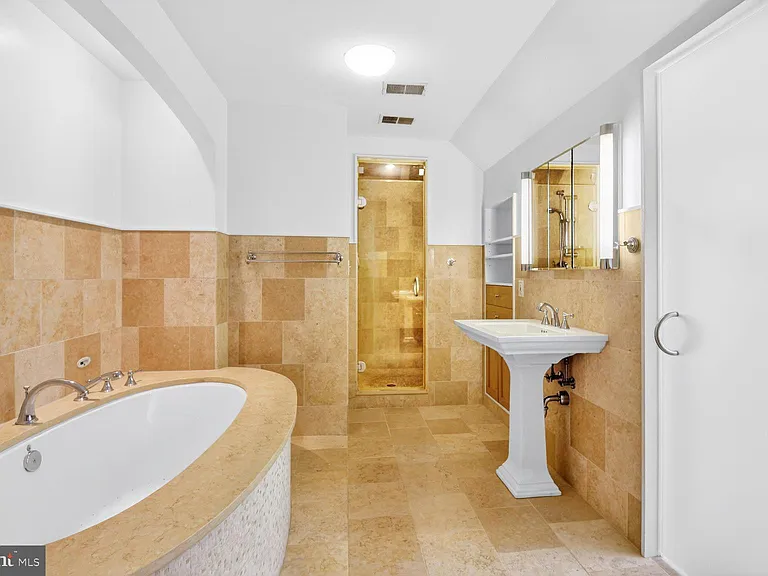 115 Grafton St — Photo 18