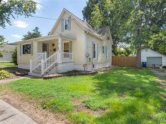 2nd image of 819 W Maplewood St