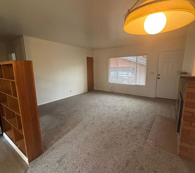 2nd image of 1875 Ventura Cir #1-4