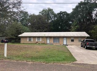 115 N Pine Ridge Dr, Forest, MS 39074
