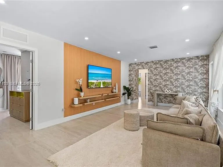 1345 SW 14th Ave #0 — Photo 16
