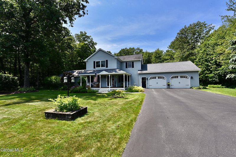 3rd image of 24 Cashmere Drive