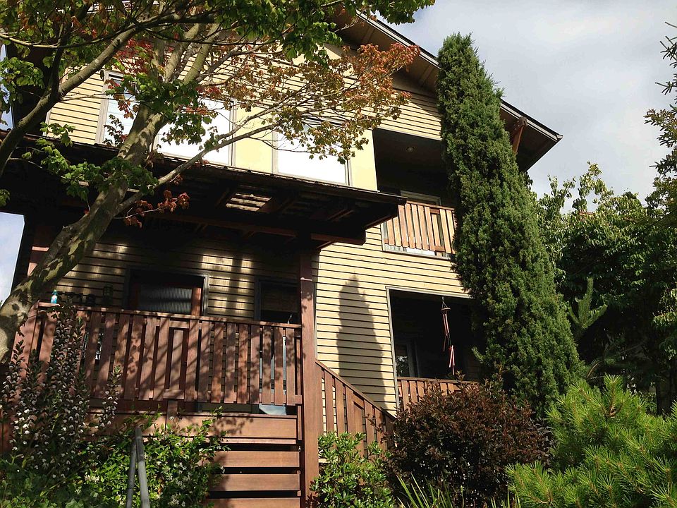 2nd image of 5724 30th Ave NE
