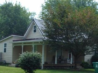 121 S Lessie St, Worthington, IN 47471