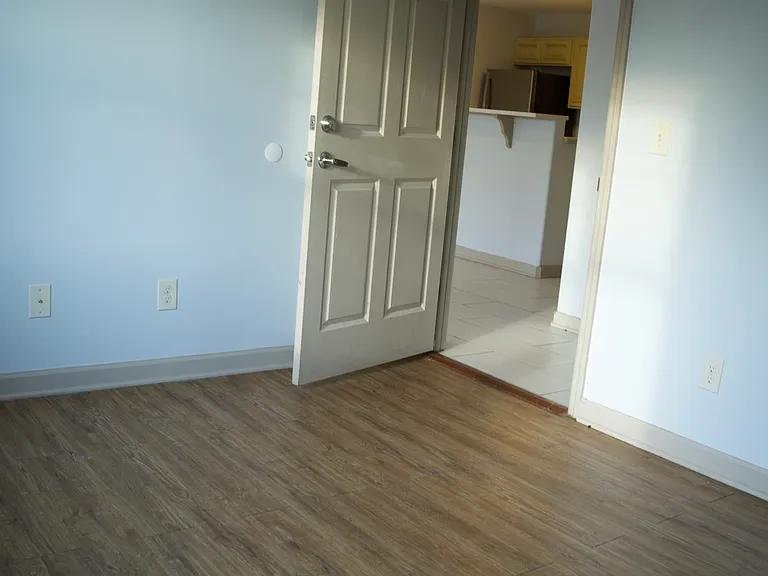 College Center Apartments — Photo 65