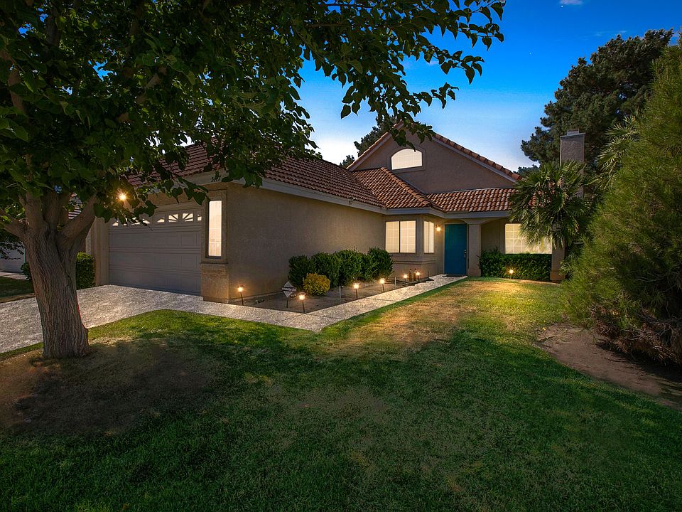 1st image of 5147 Essex Dr