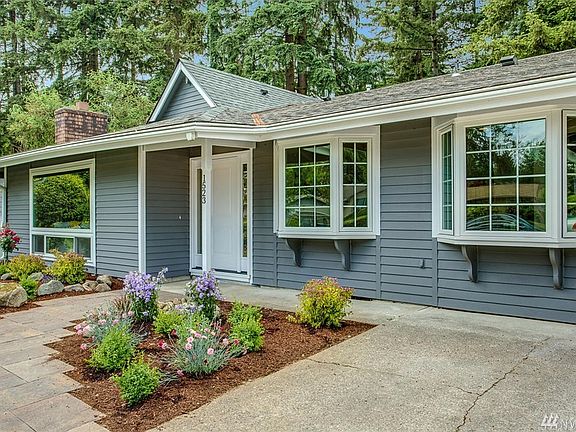 3rd image of 1523 168th Ave NE