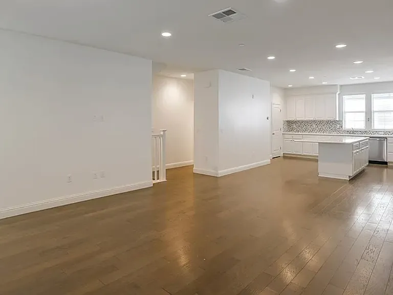 341 Wild Rose Way — Photo 5