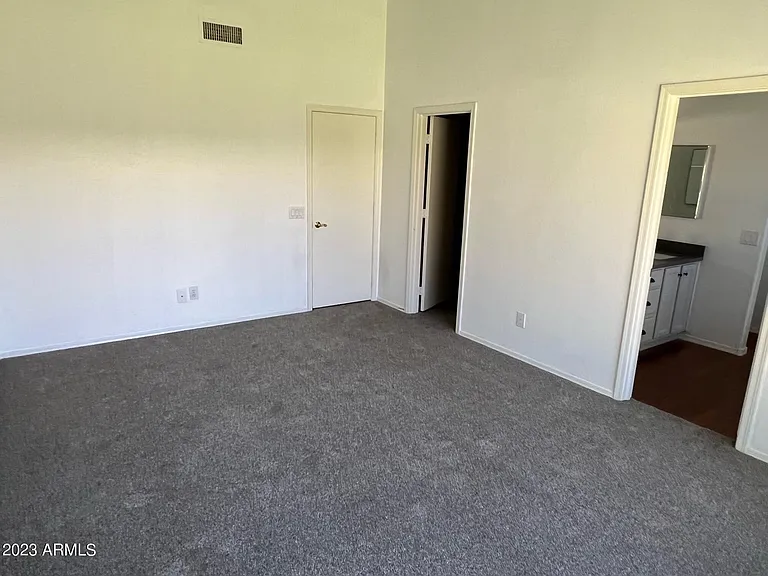 8 W Marco Polo Rd — Photo 12